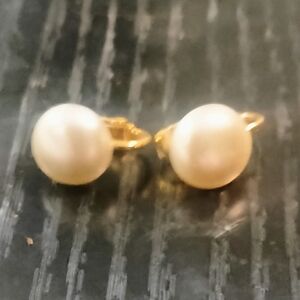 Classic Gold Pearl Clip-On Earrings - White Pearls